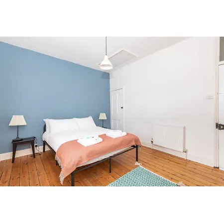 Apartment Bright & Beautiful Period - Pass The Keys