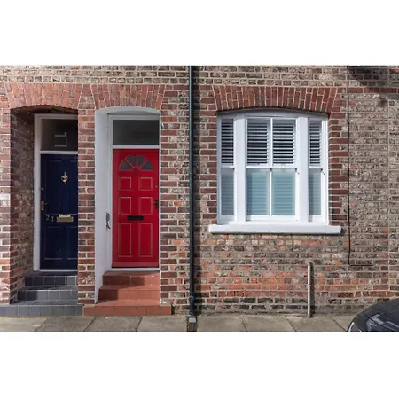 Bright & Beautiful Period - Pass The Keys Apartment York
