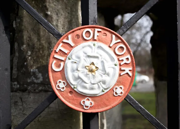 Beautiful Period Pass The Keys * יורק