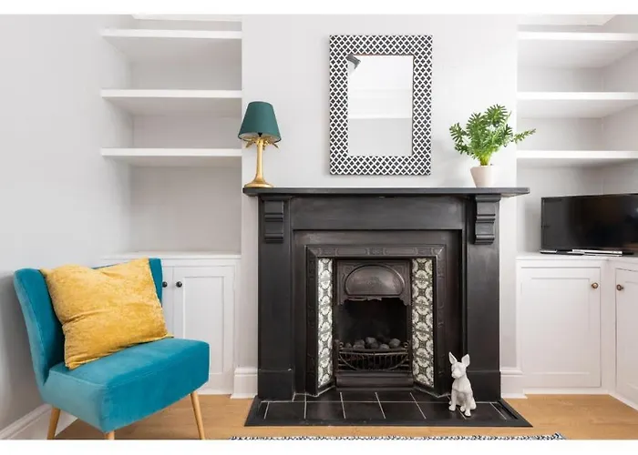 Beautiful Period Pass The Keys יורק