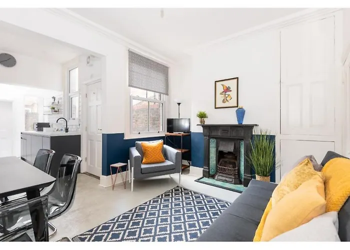 Beautiful Period Pass The Keys דירה יורק