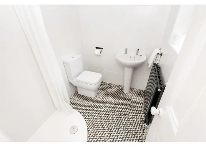 Beautiful Period Pass The Keys דירה