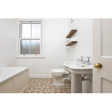 Beautiful Period Pass The Keys * York