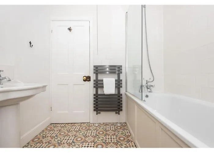 Beautiful Period Pass The Keys *